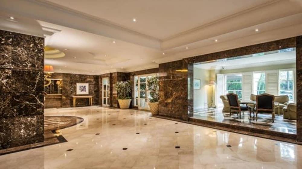 Batavia Hotel & Serviced Apartments Τζακάρτα Εξωτερικό φωτογραφία