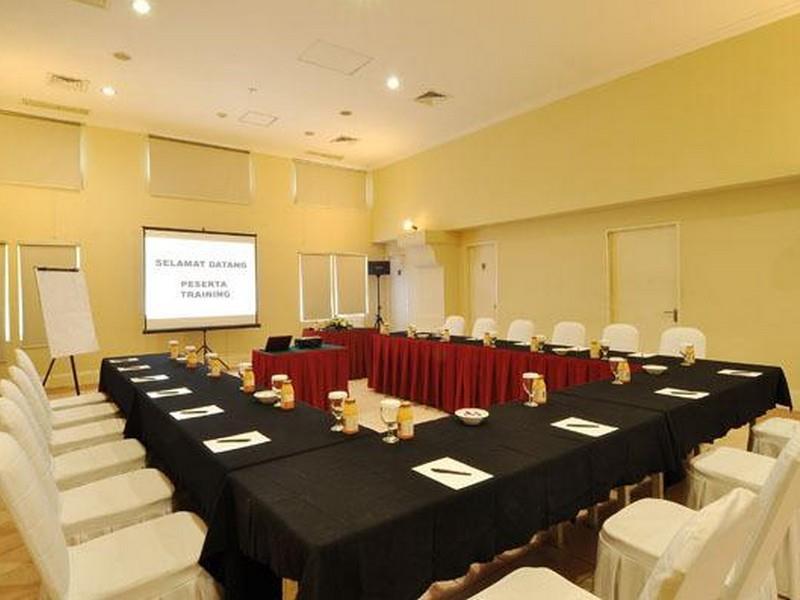 Batavia Hotel & Serviced Apartments Τζακάρτα Εξωτερικό φωτογραφία