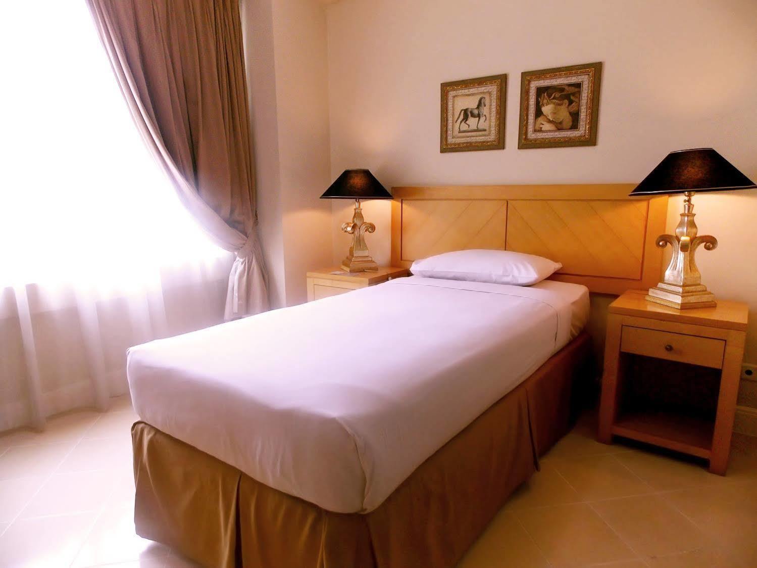Batavia Hotel & Serviced Apartments Τζακάρτα Εξωτερικό φωτογραφία